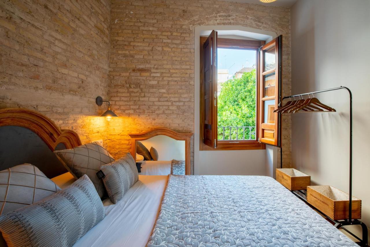 Dona Elvira Suites Cathedral Sevilla Bagian luar foto