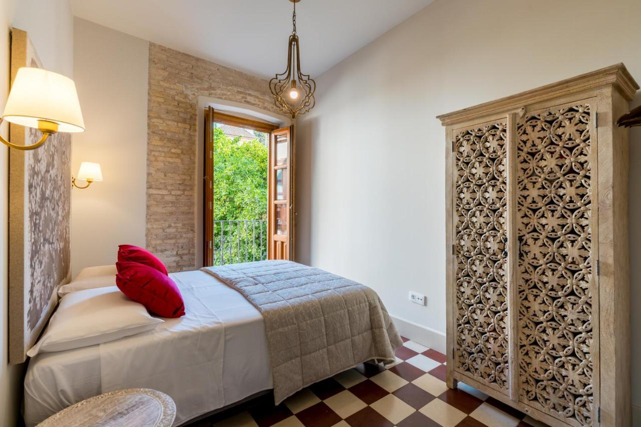 Dona Elvira Suites Cathedral Sevilla Bagian luar foto