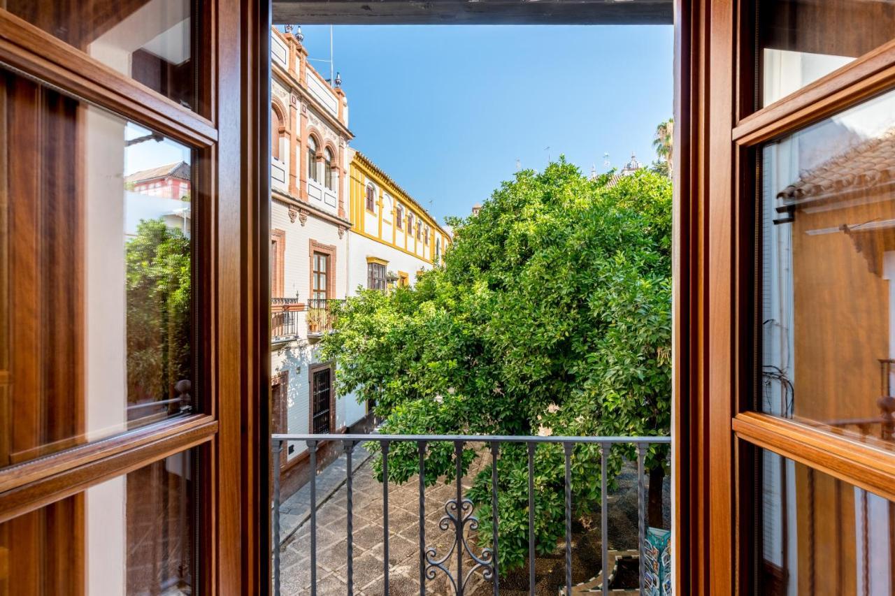 Dona Elvira Suites Cathedral Sevilla Bagian luar foto