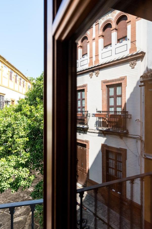 Dona Elvira Suites Cathedral Sevilla Bagian luar foto
