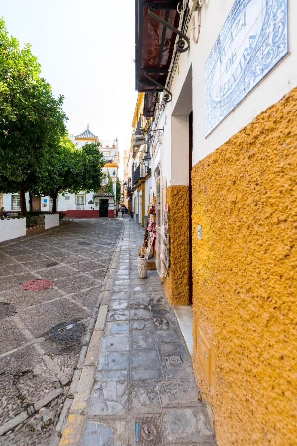 Dona Elvira Suites Cathedral Sevilla Bagian luar foto